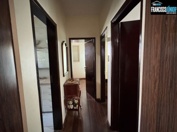 Imagem Casa com 3 Quartos à Venda, 241 m² em Setor Aeroporto - Goiânia Imagem Casa com 3 Quartos à Venda, 241 m² em Setor Aeroporto - Goiânia