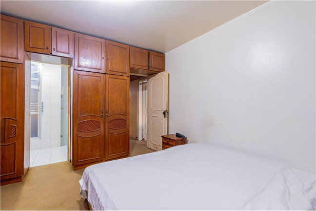 Imagem Imóvel com 4 Quartos à Venda, em Bom Fim - Porto Alegre Imagem Imóvel com 4 Quartos à Venda, em Bom Fim - Porto Alegre