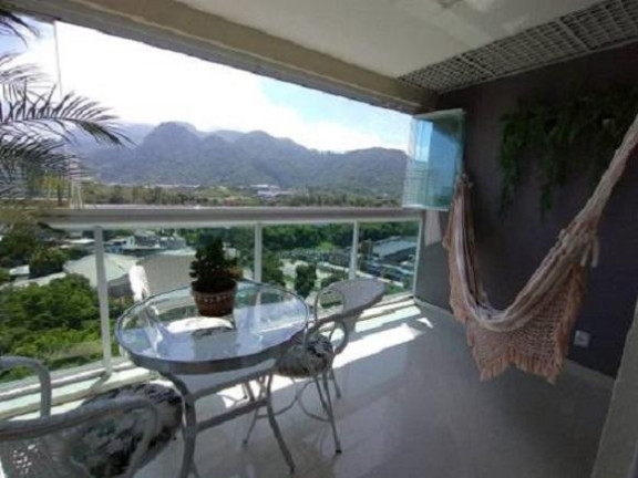Imagem Apartamento com 3 Quartos à Venda, 74 m² em Camorim - Rio De Janeiro