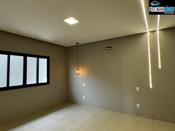 Imagem Casa com 3 Quartos à Venda, 382 m² em Setor Dos Funcionários - Goiânia Imagem Casa com 3 Quartos à Venda, 382 m² em Setor Dos Funcionários - Goiânia