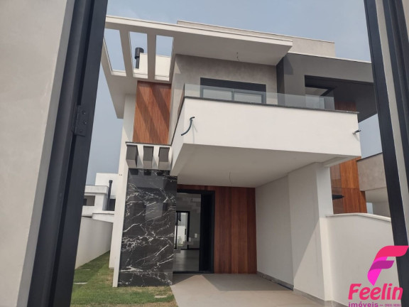 Imagem Casa com 3 Quartos à Venda, 146 m² em Campeche - Florianópolis Imagem Casa com 3 Quartos à Venda, 146 m² em Campeche - Florianópolis