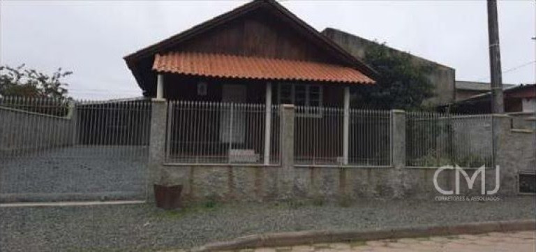 Casa com 3 Quartos à Venda, 117 m² em Itacolomi - Balneário Piçarras
