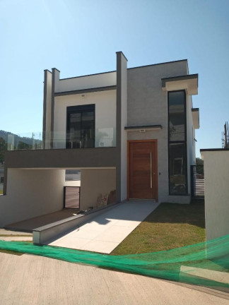 Imagem Imóvel com 3 Quartos à Venda, 210 m² Imagem Imóvel com 3 Quartos à Venda, 210 m²