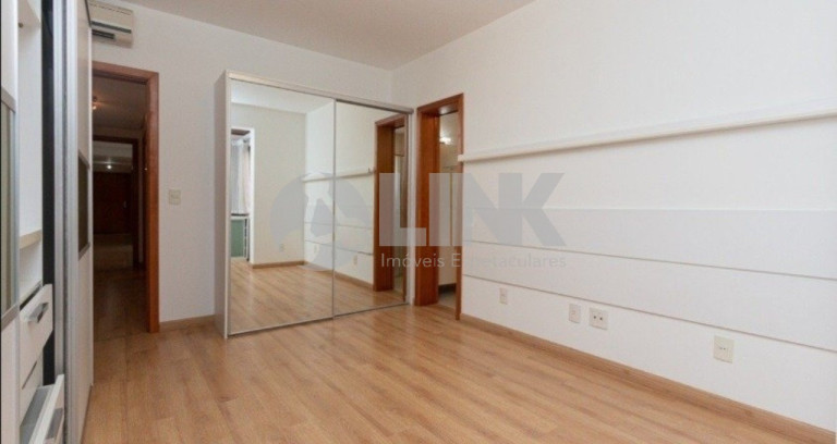 Imagem Apartamento com 2 Quartos à Venda, 103 m² em Mont Serrat - Porto Alegre Imagem Apartamento com 2 Quartos à Venda, 103 m² em Mont Serrat - Porto Alegre