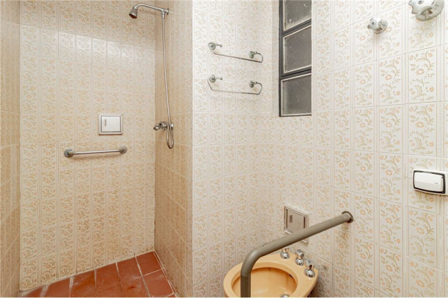 Imagem Imóvel com 4 Quartos à Venda, em Rio Branco - Porto Alegre Imagem Imóvel com 4 Quartos à Venda, em Rio Branco - Porto Alegre