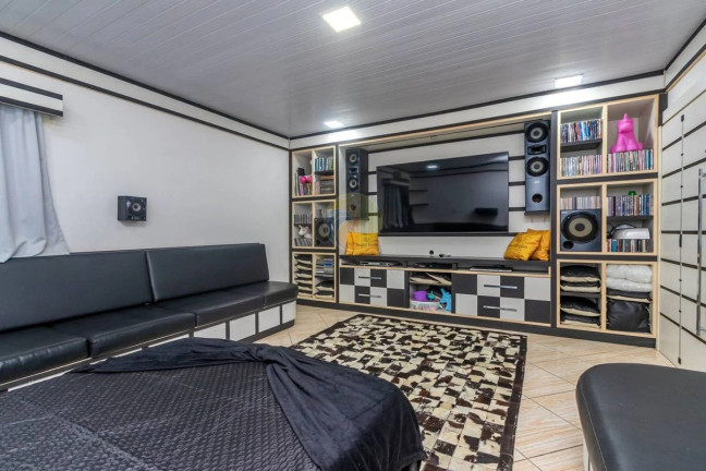 Imagem Casa com 5 Quartos à Venda, em Municípios - Balneário Camboriú Imagem Casa com 5 Quartos à Venda, em Municípios - Balneário Camboriú
