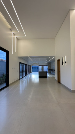 Imagem Casa com 4 Quartos à Venda, 223 m² em Jardim Europa - Goiânia