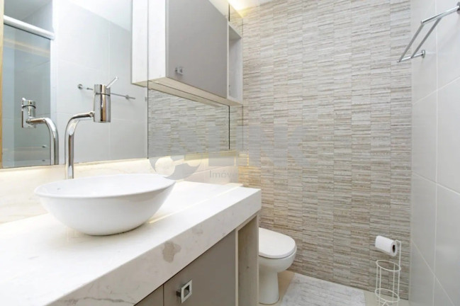 Imagem Apartamento com 2 Quartos à Venda, 68 m² em Passo Da Areia - Porto Alegre