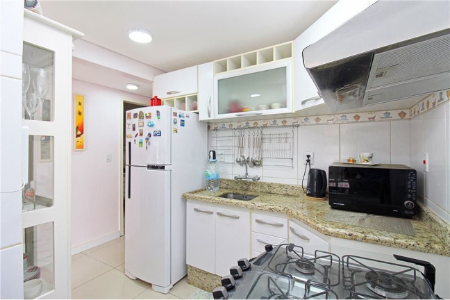 Imagem Casa com 3 Quartos à Venda, 198 m² em Medianeira - Porto Alegre