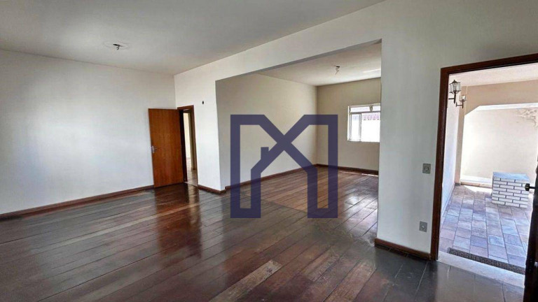 Imagem Casa com 6 Quartos à Venda, 283 m² em Varginha - Itajubá