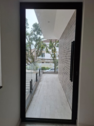 Imagem Casa com 3 Quartos à Venda, 200 m² em Embaré - Santos Imagem Casa com 3 Quartos à Venda, 200 m² em Embaré - Santos