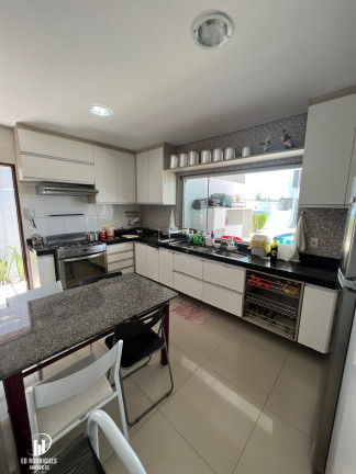 Imagem Casa com 4 Quartos à Venda, 335 m² em Centro - Marechal Deodoro Imagem Casa com 4 Quartos à Venda, 335 m² em Centro - Marechal Deodoro