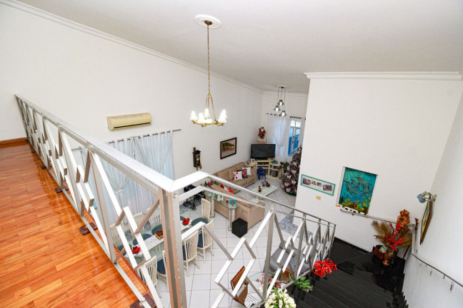 Imagem Casa com 4 Quartos à Venda, 575 m² em Encruzilhada - Santos Imagem Casa com 4 Quartos à Venda, 575 m² em Encruzilhada - Santos