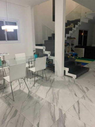 Sobrado com 4 Quartos à Venda, 315 m² em Urbanova - São José Dos Campos