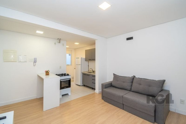 Imagem Apartamento com 1 Quarto para Alugar, 40 m² em Centro Histórico - Porto Alegre Imagem Apartamento com 1 Quarto para Alugar, 40 m² em Centro Histórico - Porto Alegre