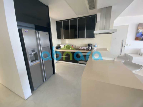 Imagem Cobertura com 3 Quartos à Venda, 300 m² em Copacabana - Rio De Janeiro
