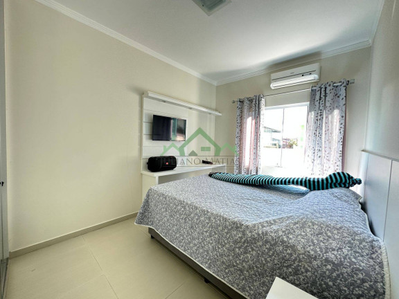 Imagem Casa com 3 Quartos à Venda, 670 m² em Centro - Balneário Barra Do Sul