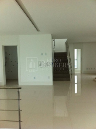Imagem Cobertura com 3 Quartos à Venda, 330 m² em Centro - Balneário Camboriú