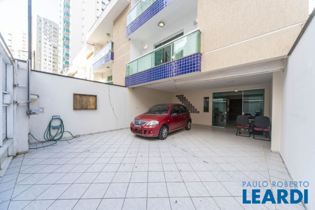 Imagem Sobrado com 3 Quartos à Venda, 228 m² em Vila Gilda - Santo André Imagem Sobrado com 3 Quartos à Venda, 228 m² em Vila Gilda - Santo André