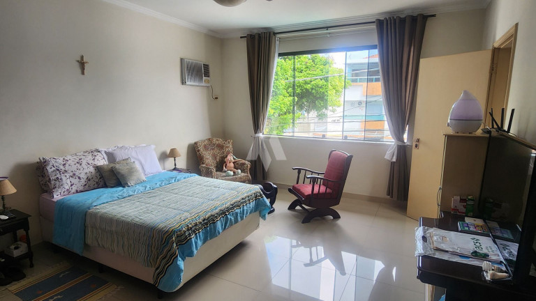 Imagem Casa com 5 Quartos à Venda, 500 m² em Embaré - Santos Imagem Casa com 5 Quartos à Venda, 500 m² em Embaré - Santos