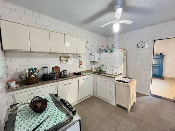 Imagem Casa com 8 Quartos à Venda, em Balneario São Pedro - São Pedro Da Aldeia Imagem Casa com 8 Quartos à Venda, em Balneario São Pedro - São Pedro Da Aldeia