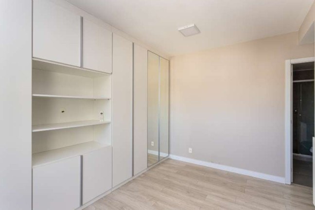 Imagem Apartamento com 2 Quartos à Venda, 64 m² em São João - Porto Alegre Imagem Apartamento com 2 Quartos à Venda, 64 m² em São João - Porto Alegre