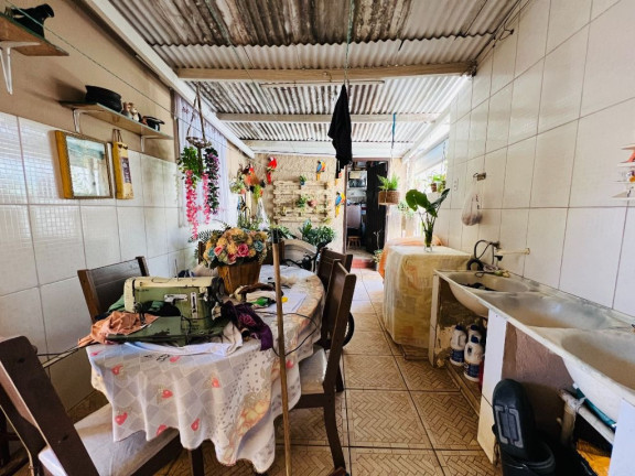 Imagem Casa com 3 Quartos à Venda, 300 m² em Setor Centro Oeste - Goiânia Imagem Casa com 3 Quartos à Venda, 300 m² em Setor Centro Oeste - Goiânia