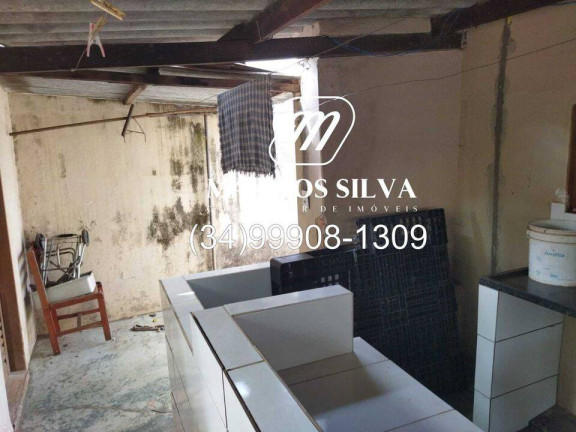 Imagem Casa com 1 Quarto à Venda, em Santa Mônica - Uberlândia Imagem Casa com 1 Quarto à Venda, em Santa Mônica - Uberlândia