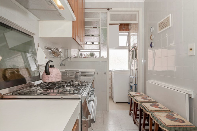 Imagem Imóvel com 2 Quartos à Venda, 59 m² em Vila Ipiranga - Porto Alegre Imagem Imóvel com 2 Quartos à Venda, 59 m² em Vila Ipiranga - Porto Alegre