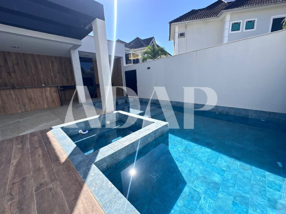 Imagem Casa com 4 Quartos à Venda, 450 m² em Recreio Dos Bandeirantes - Rio De Janeiro