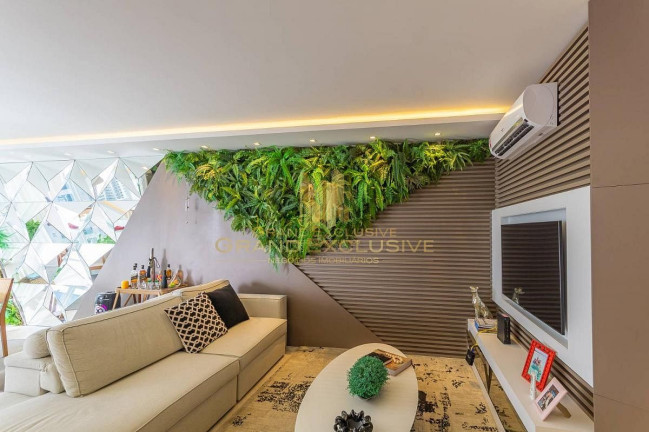 Imagem Apartamento com 3 Quartos à Venda, 128 m² em Centro - Balneário Camboriú Imagem Apartamento com 3 Quartos à Venda, 128 m² em Centro - Balneário Camboriú