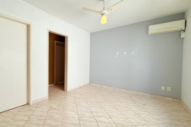 Imagem Imóvel com 2 Quartos à Venda, 65 m² em Cristal - Porto Alegre Imagem Imóvel com 2 Quartos à Venda, 65 m² em Cristal - Porto Alegre