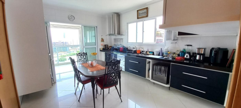 Imagem Apartamento com 3 Quartos à Venda, 192 m² em Embaré - Santos