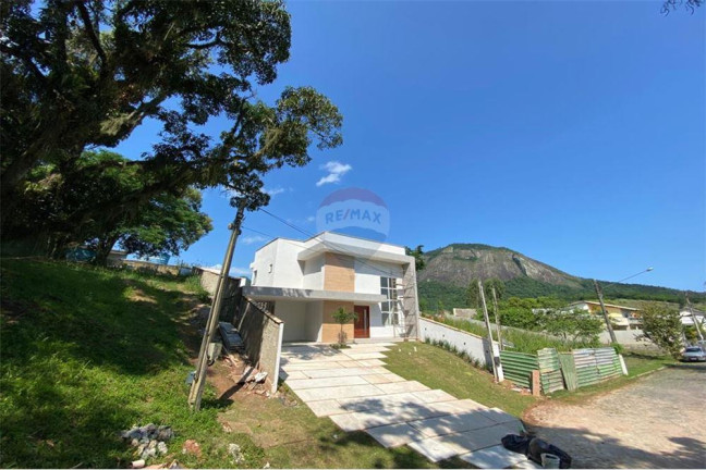 Imagem Casa de Condomínio com 3 Quartos à Venda, 160 m² em Inoa - Maricá