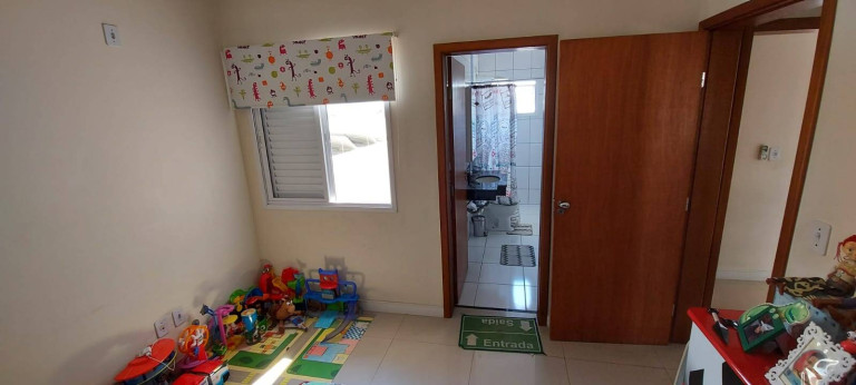 Imagem Sobrado com 3 Quartos à Venda, 300 m² em Piracangaguá - Taubaté Imagem Sobrado com 3 Quartos à Venda, 300 m² em Piracangaguá - Taubaté