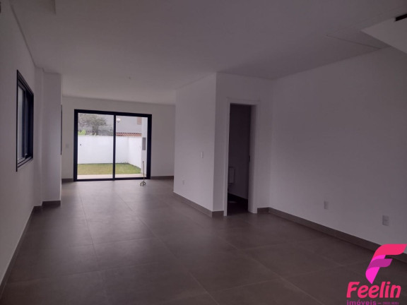 Imagem Casa com 3 Quartos à Venda, 156 m² em Campeche - Florianópolis Imagem Casa com 3 Quartos à Venda, 156 m² em Campeche - Florianópolis