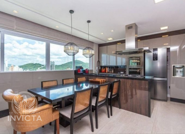 Imagem Cobertura com 3 Quartos à Venda, 222 m² em Pioneiros - Balneário Camboriú Imagem Cobertura com 3 Quartos à Venda, 222 m² em Pioneiros - Balneário Camboriú
