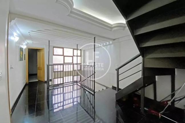 Imagem Sobrado com 4 Quartos à Venda, 308 m² em Setor Bueno - Goiânia