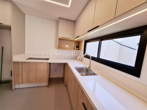 Imagem Casa com 3 Quartos à Venda, 182 m² em Santa Felicidade - Curitiba Imagem Casa com 3 Quartos à Venda, 182 m² em Santa Felicidade - Curitiba