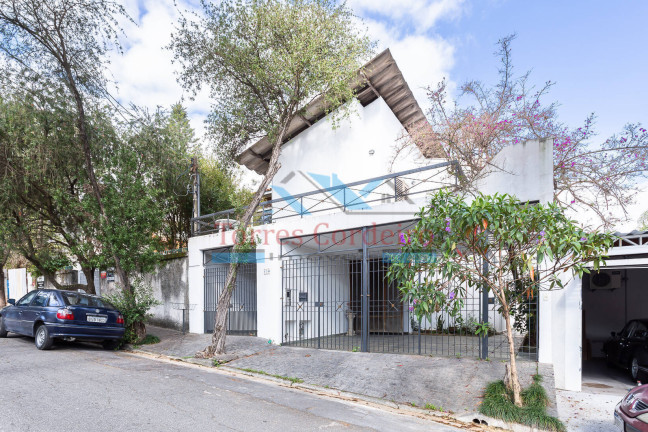 Sobrado com 5 Quartos à Venda, 304 m² em Jardim Leonor - São Paulo