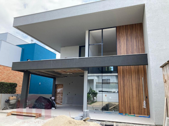 Imagem Imóvel com 3 Quartos à Venda, 295 m²