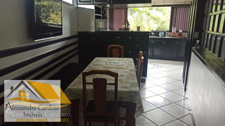 Imagem Casa com 5 Quartos à Venda, 350 m² em Centro - Nova Friburgo Imagem Casa com 5 Quartos à Venda, 350 m² em Centro - Nova Friburgo