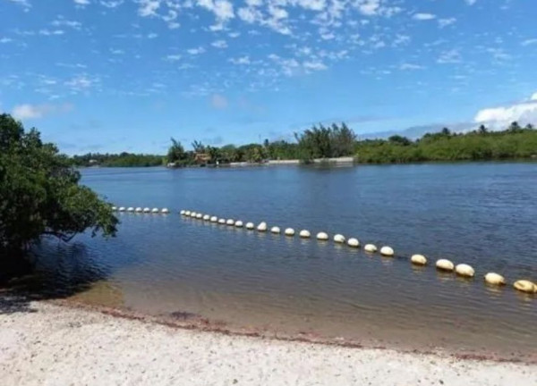 Imagem Casa com 4 Quartos à Venda ou Locação, 400 m² em Barra Do Jacuípe - Camaçari Imagem Casa com 4 Quartos à Venda ou Locação, 400 m² em Barra Do Jacuípe - Camaçari