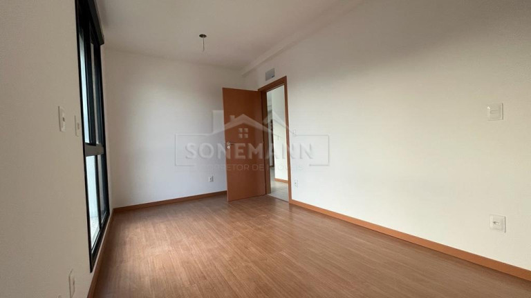 Imagem Apartamento com 2 Quartos à Venda, 61 m² em Coqueiros - Florianópolis