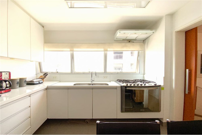 Imagem Imóvel com 3 Quartos à Venda, em Moema - São Paulo Imagem Imóvel com 3 Quartos à Venda, em Moema - São Paulo