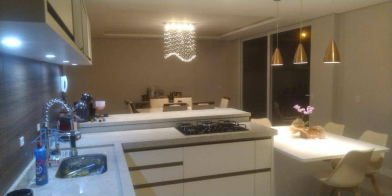 Imagem Casa com 3 Quartos à Venda, 360 m² em São João Do Rio Vermelho - Florianópolis Imagem Casa com 3 Quartos à Venda, 360 m² em São João Do Rio Vermelho - Florianópolis