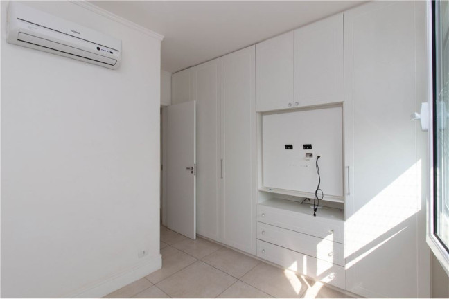 Imagem Imóvel com 3 Quartos à Venda, em Morumbi - São Paulo Imagem Imóvel com 3 Quartos à Venda, em Morumbi - São Paulo