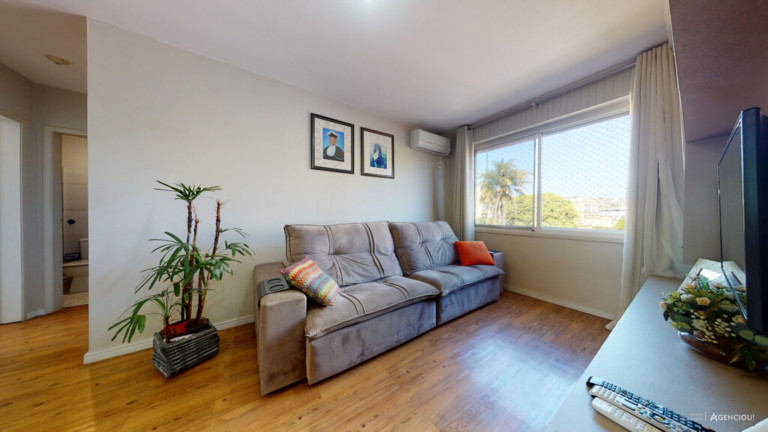 Imagem Imóvel com 2 Quartos à Venda, 73 m² em Cristal - Porto Alegre Imagem Imóvel com 2 Quartos à Venda, 73 m² em Cristal - Porto Alegre