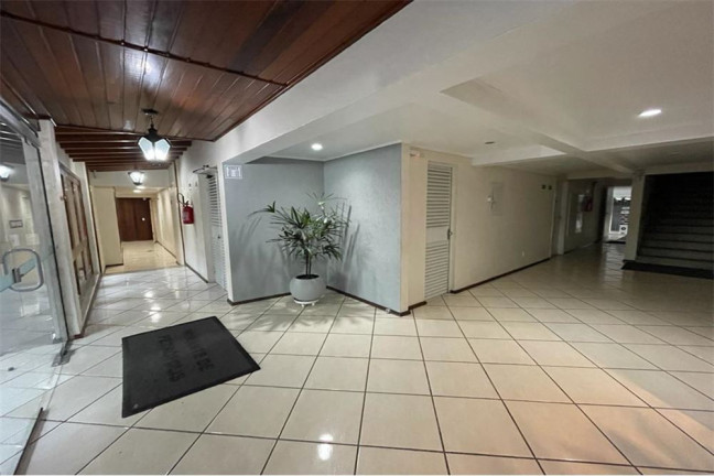 Imagem Imóvel com 1 Quarto à Venda, em Petrópolis - Porto Alegre Imagem Imóvel com 1 Quarto à Venda, em Petrópolis - Porto Alegre