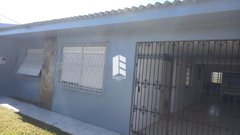 Imagem Casa com 3 Quartos à Venda, em Centro - Santa Maria Imagem Casa com 3 Quartos à Venda, em Centro - Santa Maria